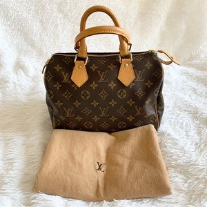 Authentic LV Monogram Speedy 25 handbag with dustbag